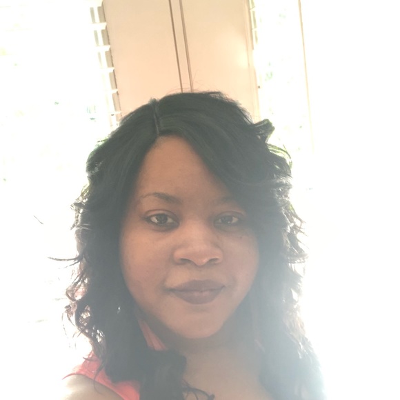 Meet your Posher, Erika - Picture 1 of 1